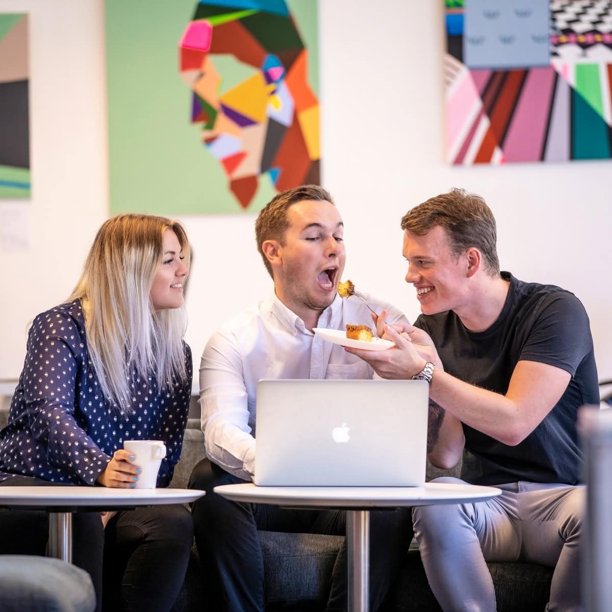 Om os 8 2019 - Amalie, Nikolai og Kenneth på photoshoot i Aalborg