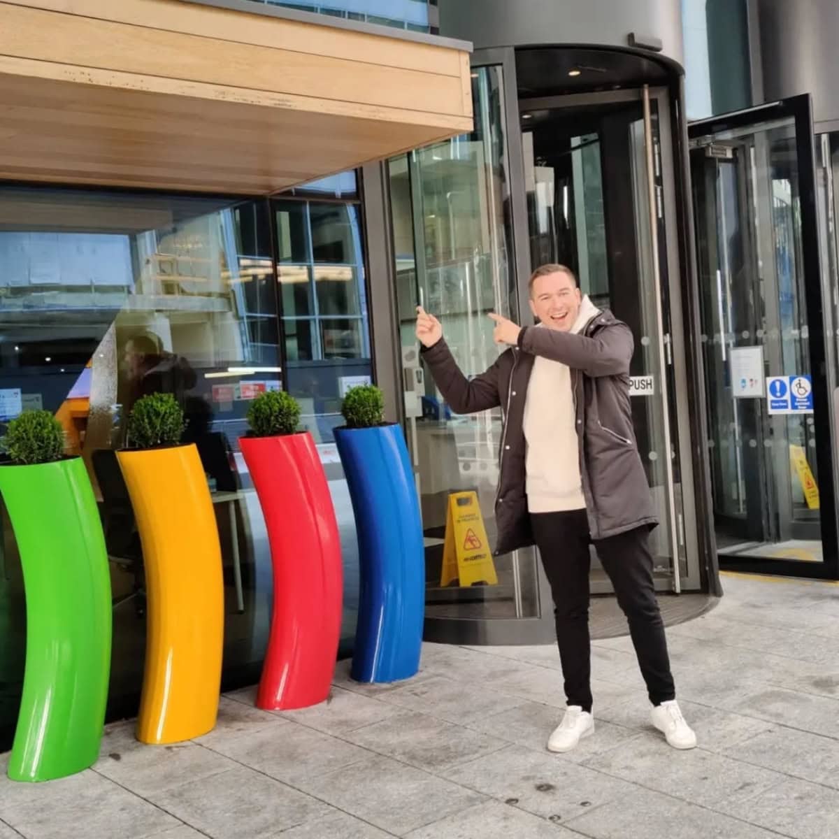 Om os 10 2021 - Nikolai besøger Google hovedkontoret i Dublin