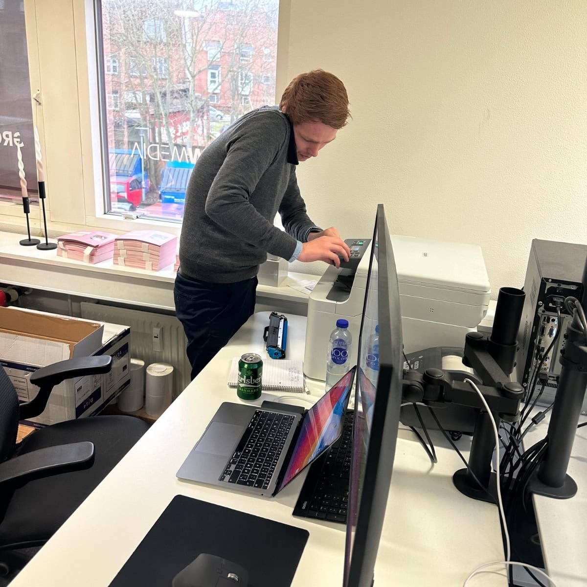 Om os 16 2022 - Rasmus arbejder på højtryk